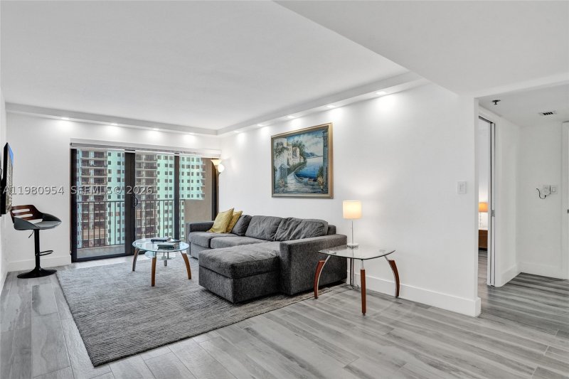 Condo for sale at The Summit 1407S