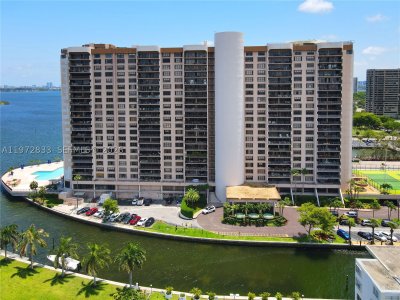 Comprar apartamento no The Cricket Club 711