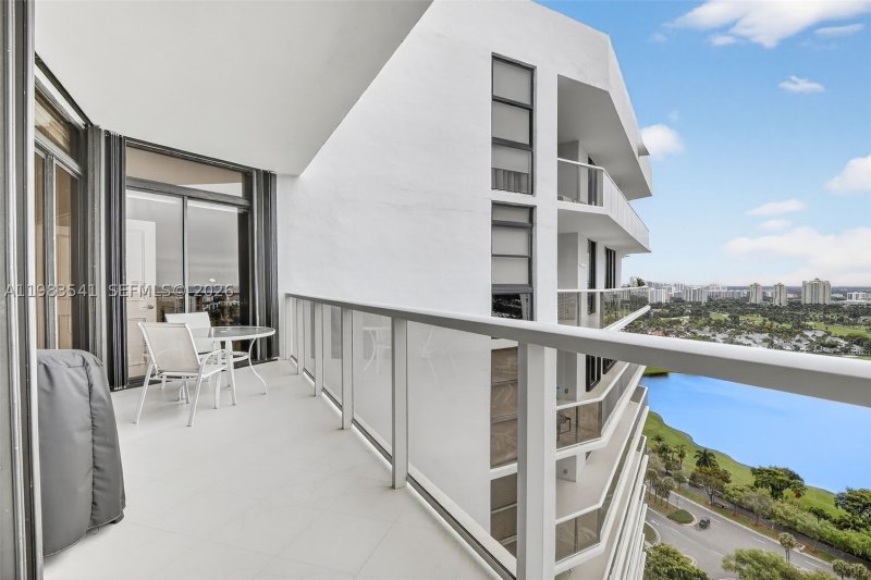 Condo for sale at Hamptons West TS 5