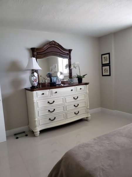Apartment for rent at Galt Towers 14r