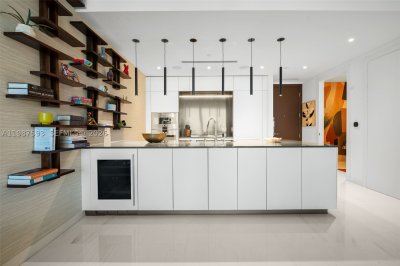 Comprar apartamento no Aston Martin Residences 2106