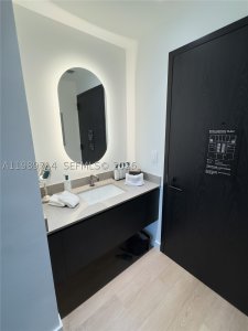 Aluguel de apartamento no E11EVEN Hotel & Residences 3006A