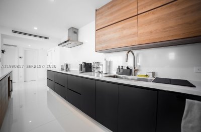 Comprar apartamento no 5600 Collins 14K