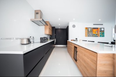 Comprar apartamento no 5600 Collins 14K