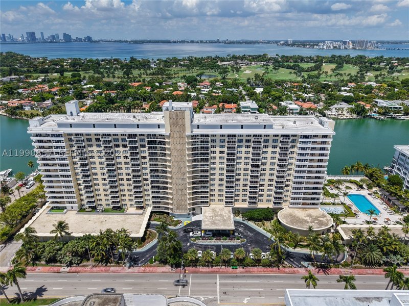 Comprar apartamento en 5600 Collins 14K
