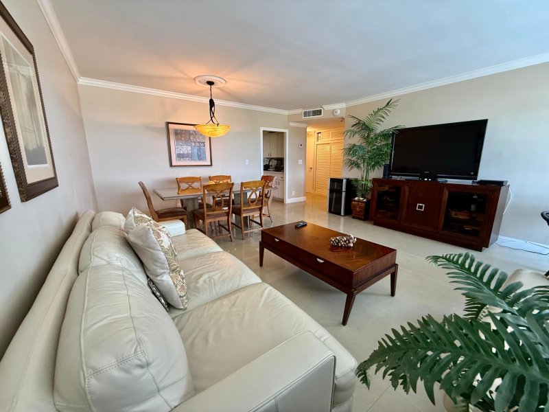 Condo for sale at Coral Ridge Towers East 507