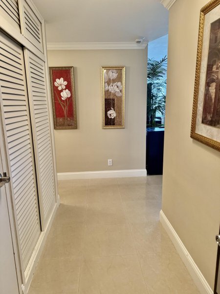 Condo for sale at Coral Ridge Towers East 507