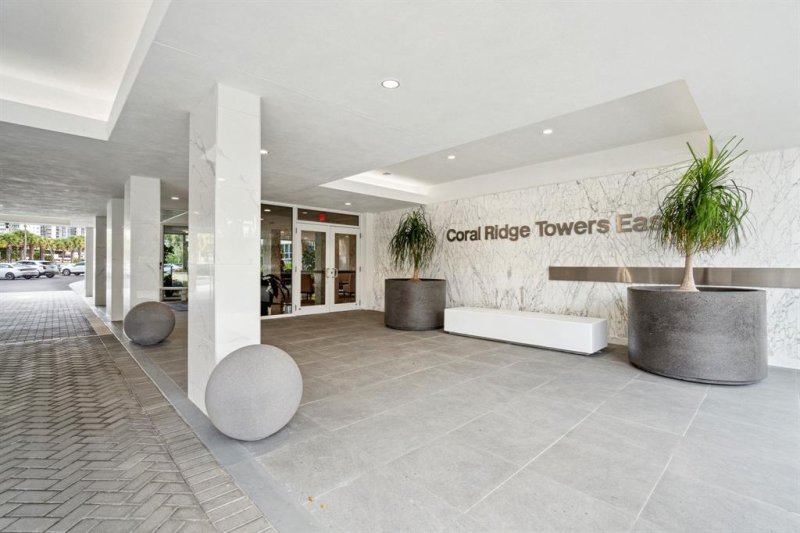 Condo for sale at Coral Ridge Towers East 507