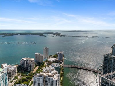 Comprar apartamento no Aston Martin Residences 2103C