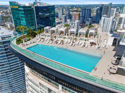 Comprar apartamento no Aston Martin Residences 2103C