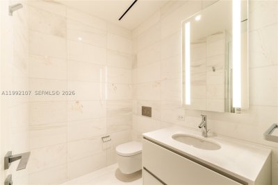 Comprar apartamento no Aston Martin Residences 2103C