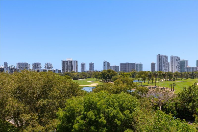 Condo for sale at Biscaya 605