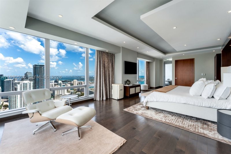 Condo for sale at Four Seasons Millenium Tower I PH2ABCD