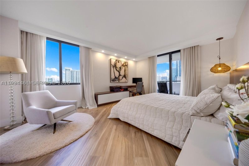 Condo for sale at Villa Regina 506