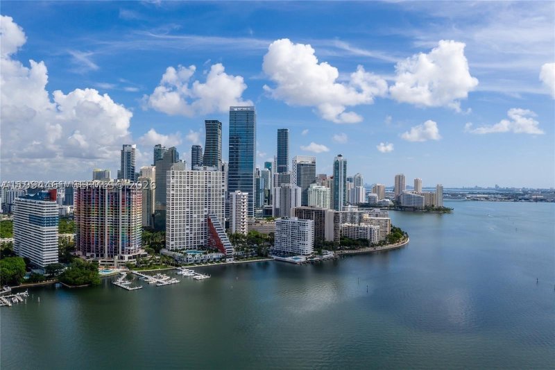 Condo for sale at Villa Regina 506