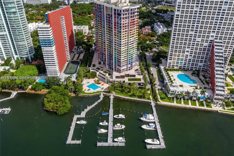 Condo for sale at Villa Regina 506