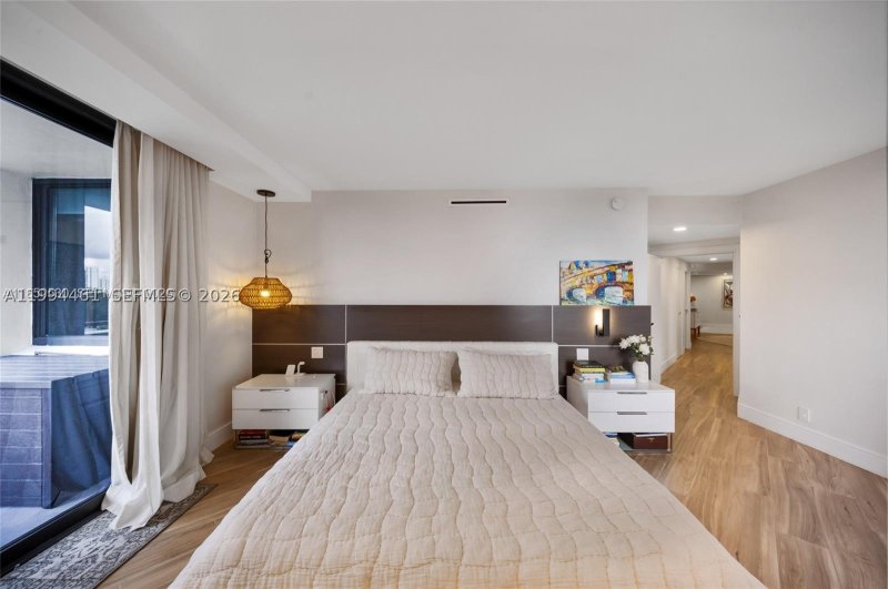 Condo for sale at Villa Regina 506