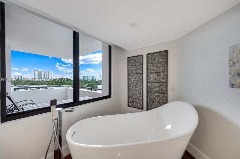 Condo for sale at Villa Regina 506