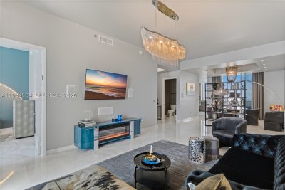 Comprar apartamento no Trump Tower Three 4004