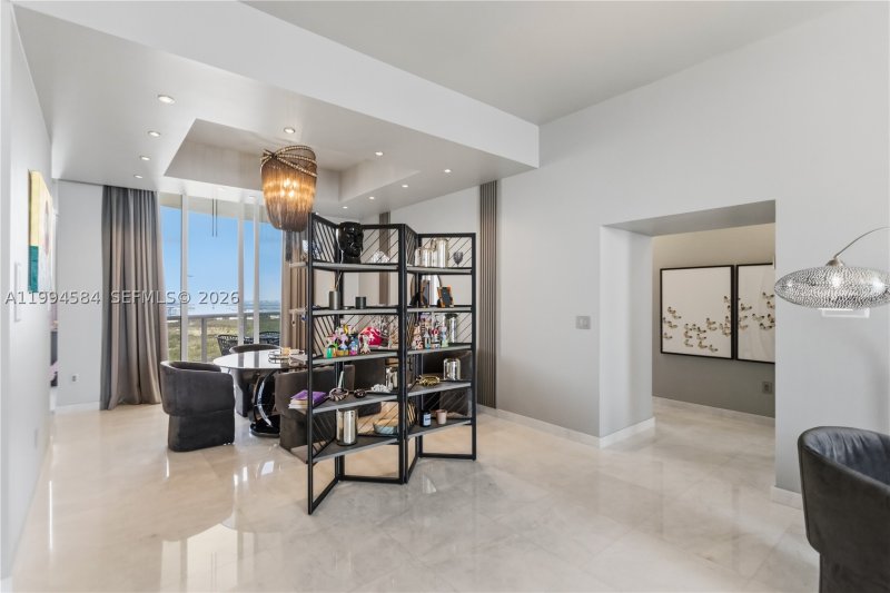 Comprar apartamento no Trump Tower Three 4004