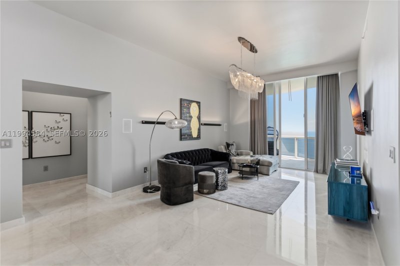 Comprar apartamento no Trump Tower Three 4004