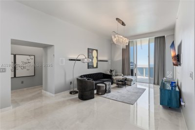 Comprar apartamento no Trump Tower Three 4004