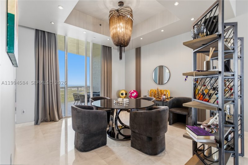 Comprar apartamento no Trump Tower Three 4004