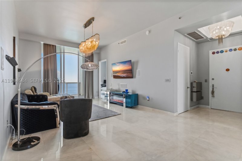 Comprar apartamento no Trump Tower Three 4004