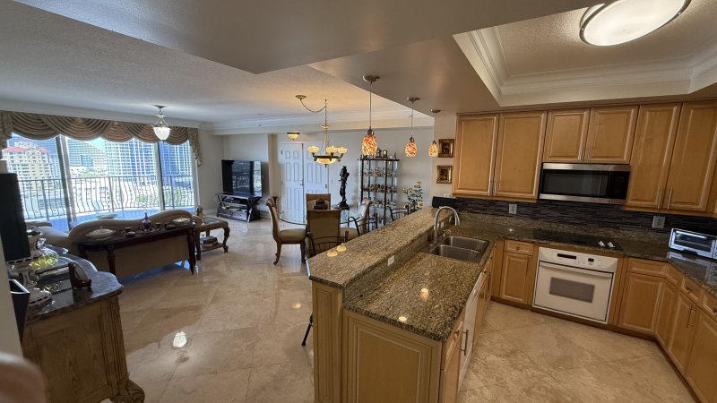 Condo for sale at Jackson Tower 1703f