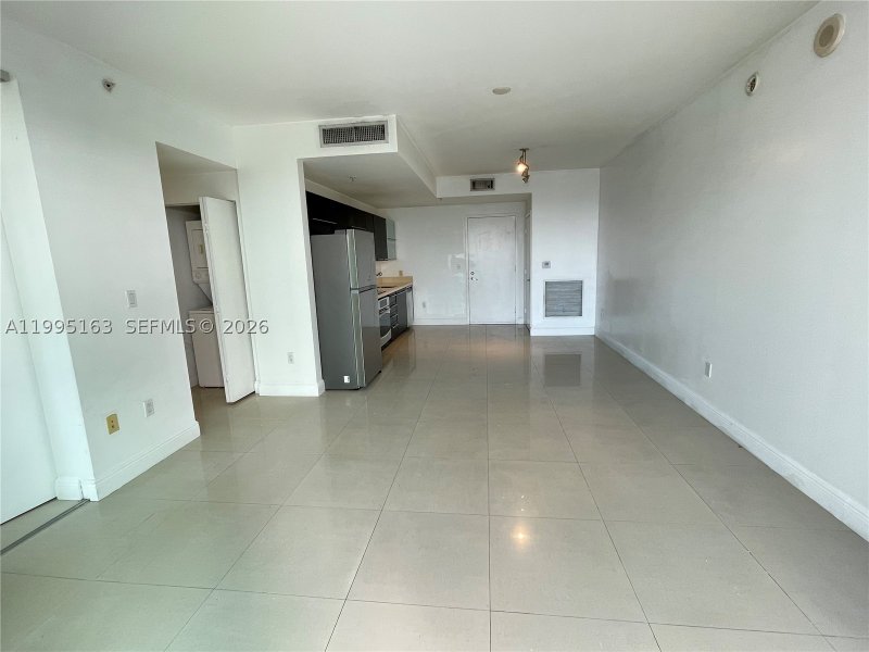 Condo for sale at The Ivy 1809