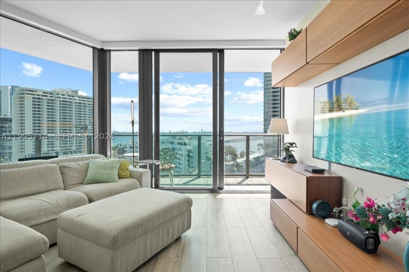 Comprar apartamento en Paraiso Bayviews 1201