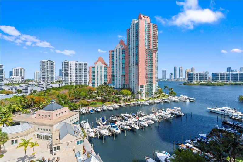 Comprar apartamento en Aventura Marina 1004