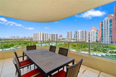 Comprar apartamento en Aventura Marina 1004