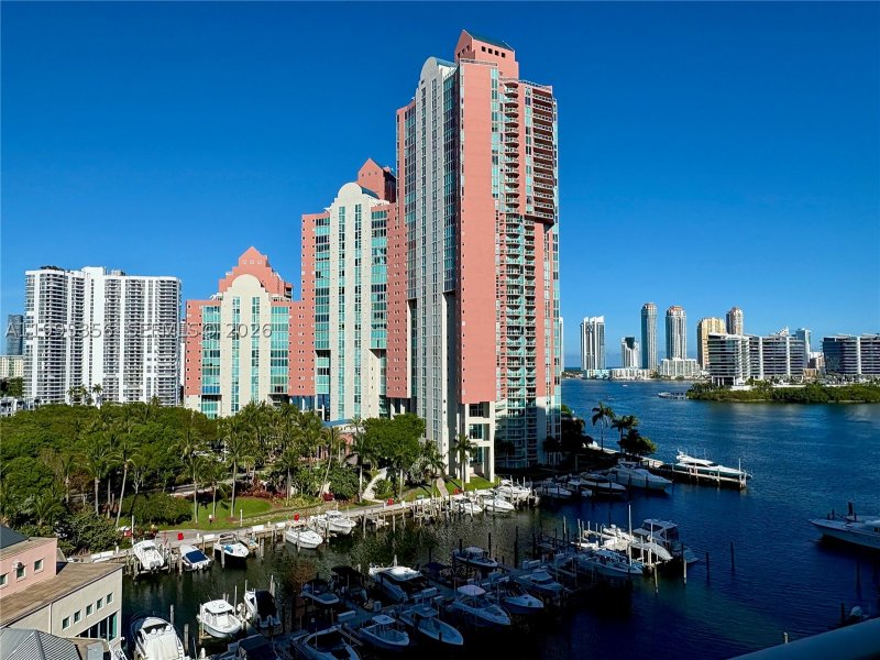 Comprar apartamento en Aventura Marina 1004