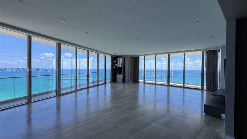 Condo for sale at Residences by Armani / Casa 2500
