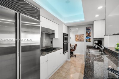 Comprar apartamento no 1500 Ocean Drive PH-05