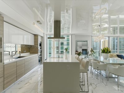 Comprar apartamento en Parque Towers at St. Tropez 5-1508