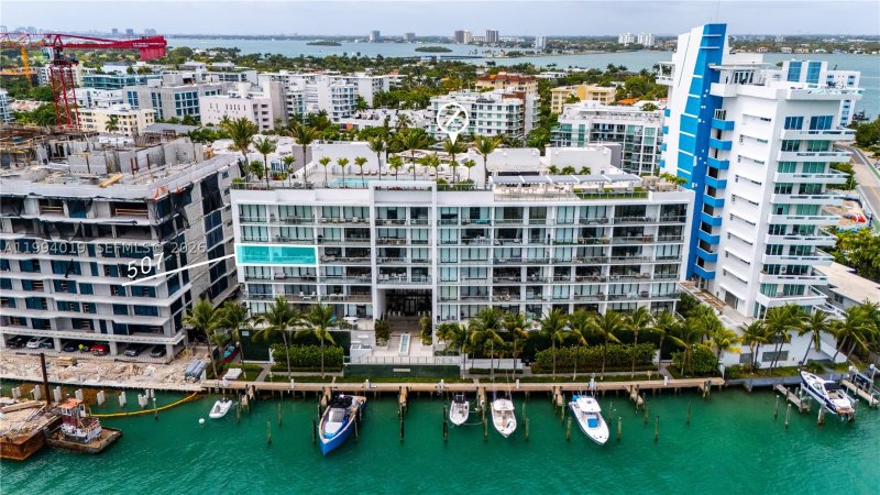Comprar apartamento en Sereno at Bay Harbor 507