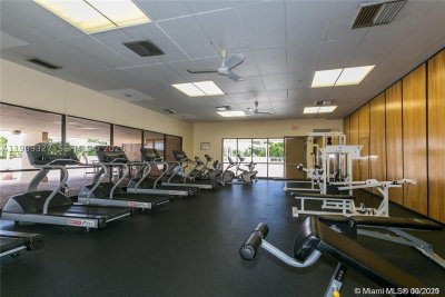 Comprar apartamento no Coronado I 206