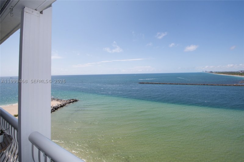 Apartment for rent at Point of Americas 1004