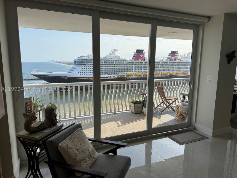 Apartment for rent at Point of Americas 1004