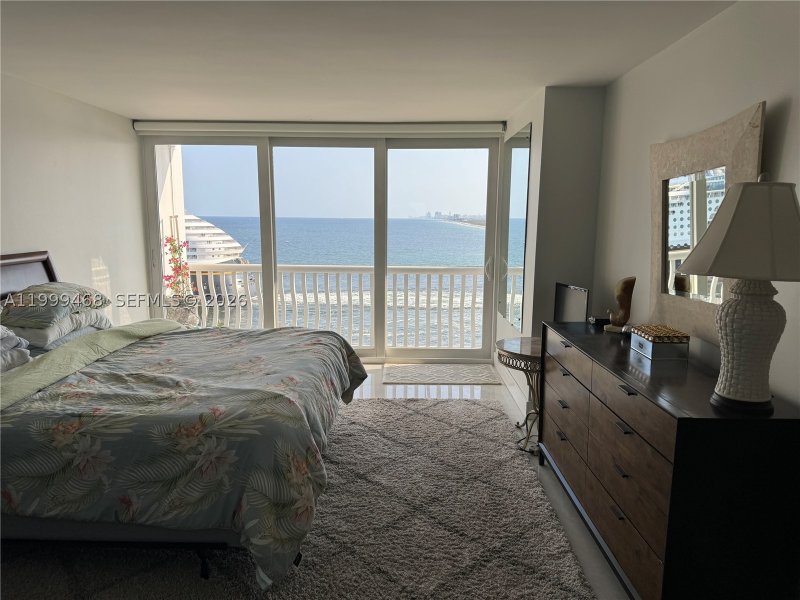 Apartment for rent at Point of Americas 1004