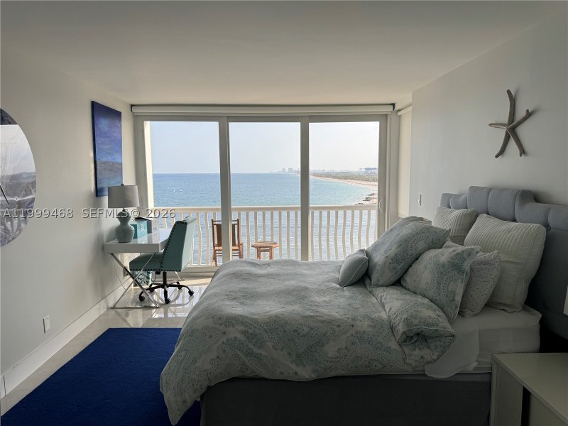 Apartment for rent at Point of Americas 1004