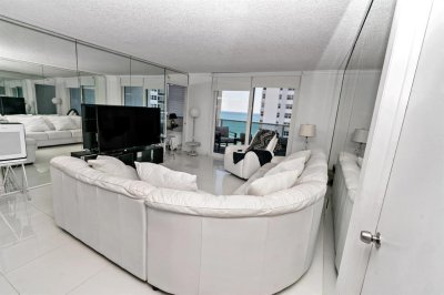 Aluguel de apartamento no La Mer Estates Ts705