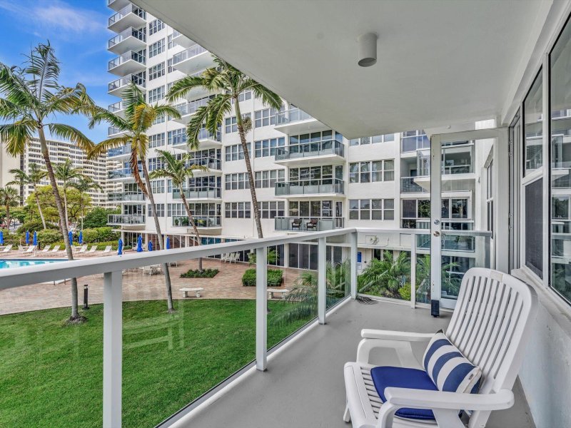 Condo for sale at Coral Ridge Towers East 217
