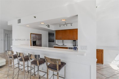 Comprar apartamento en Mystic Pointe 300 513