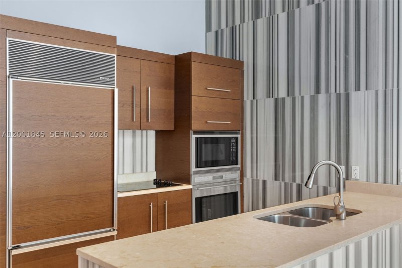 Condo for sale at Icon Brickell Tower I 2812
