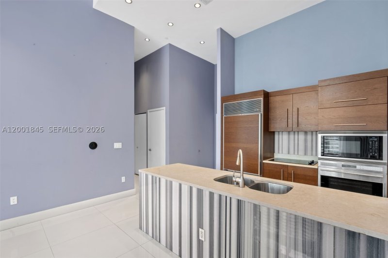 Condo for sale at Icon Brickell Tower I 2812