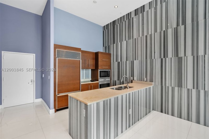 Condo for sale at Icon Brickell Tower I 2812