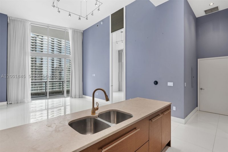Condo for sale at Icon Brickell Tower I 2812